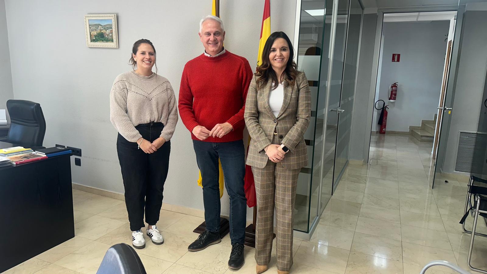 Imagen de la reunión de la Comisionada con Sr. D. Jesús García Martínez