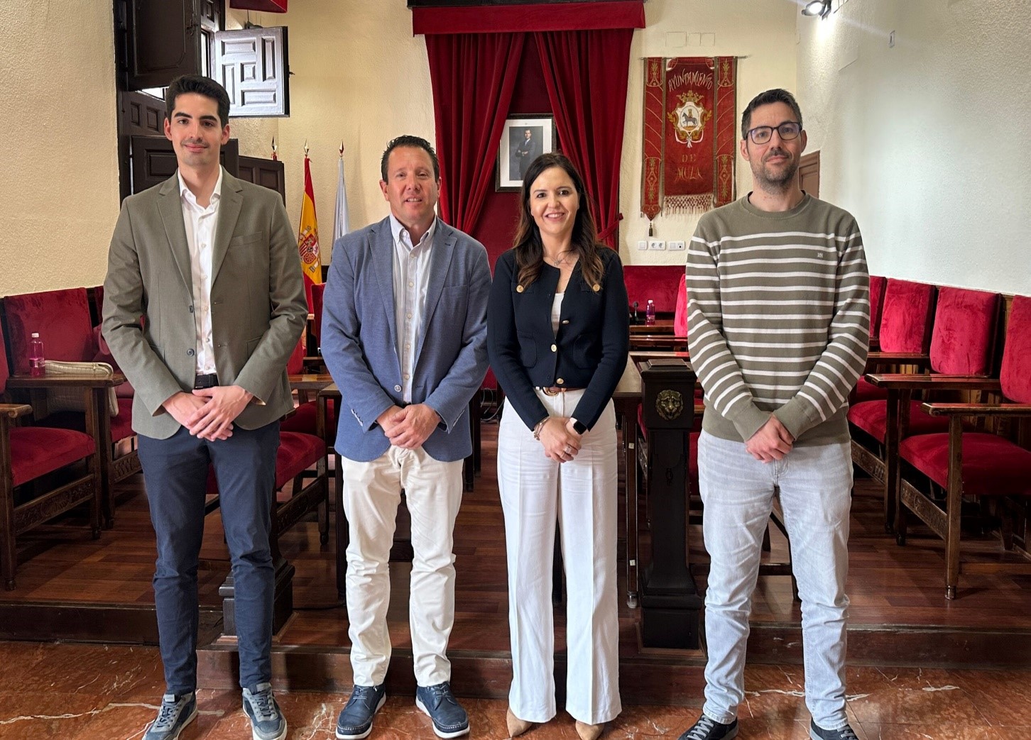 Imagen de la visita Institucional con el Sr. Alcalde de Mula, el concejal de Transparencia, y el informático municipal
